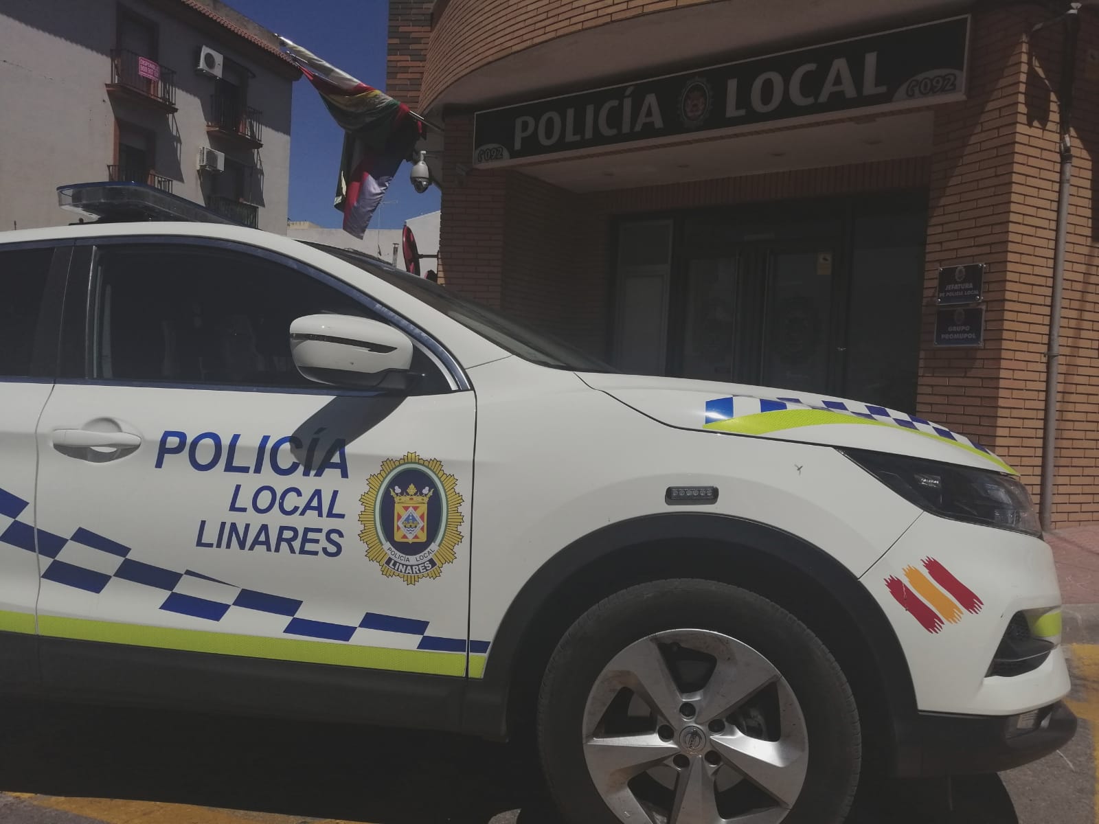 Imagen de Intervención de la Policia Local de Linares tras evitar daños en red de comunicación