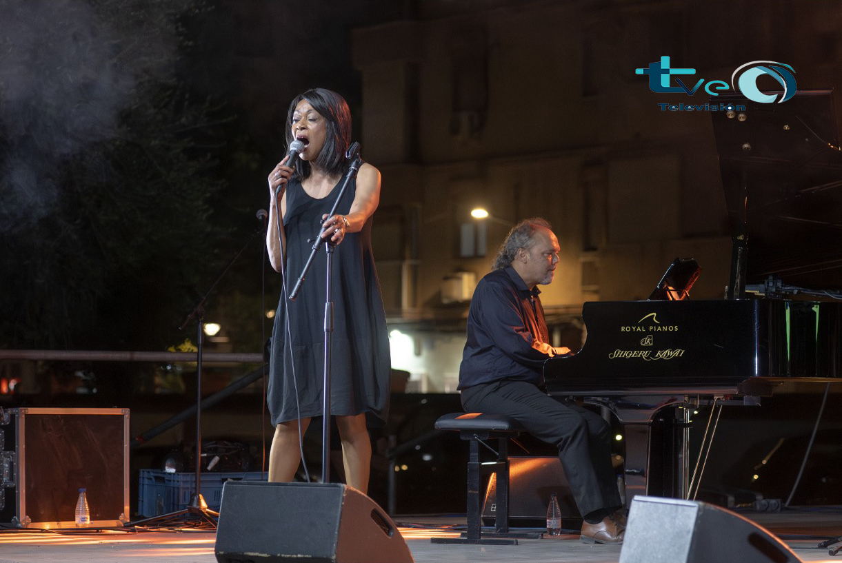 ¡Éxito Absoluto para el Festival Jazz & Blues de Linares 2025!   Dos Noches Mágicas en la Estación de Madrid