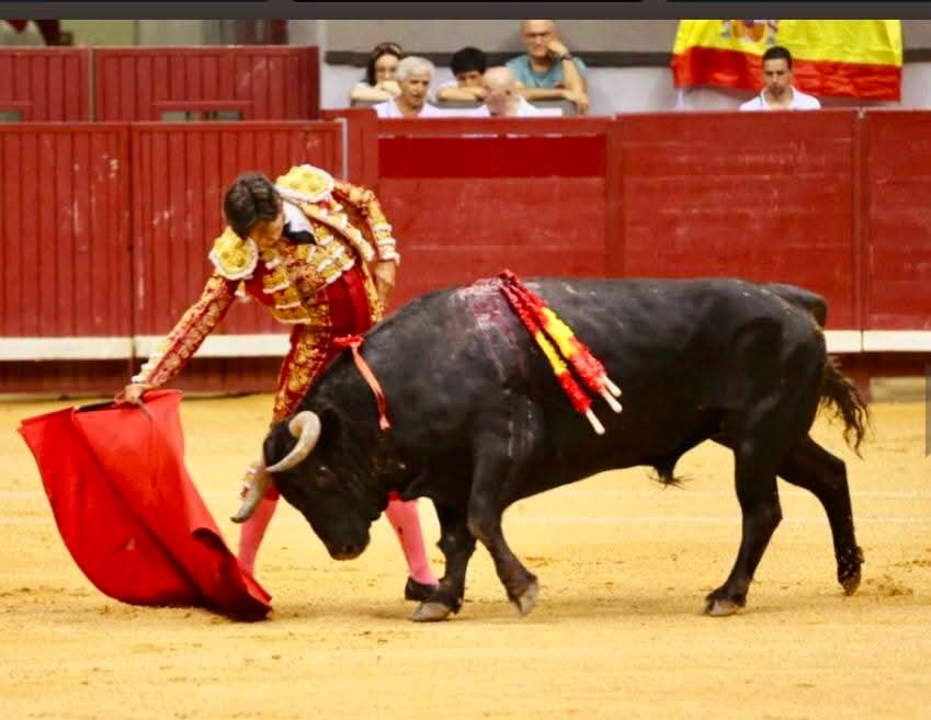 Imagen de Curro Díaz Brilla en Burgos con dos Grandes Ovaciones