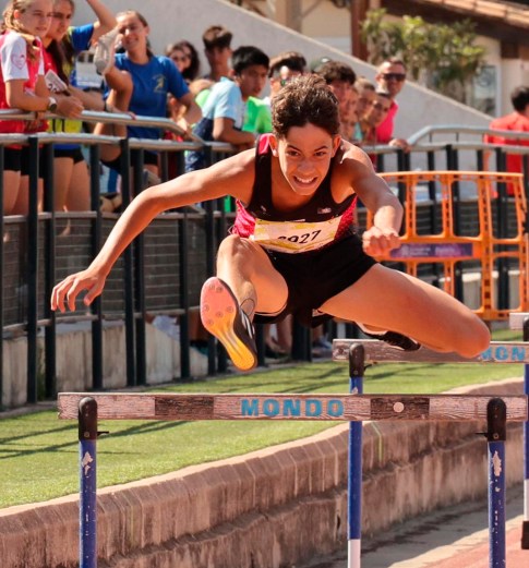 Imagen de El vallista Linarense brilla en el Campeonato de España Sub-18! Ismael Ruiz Benchallal a Semifinales con MMP