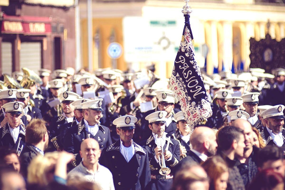 Imagen de La Junta de Andalucía impulsa a las bandas de música con su primera convocatoria de ayudas: visita oficial a ‘La Pasión’ de Linares