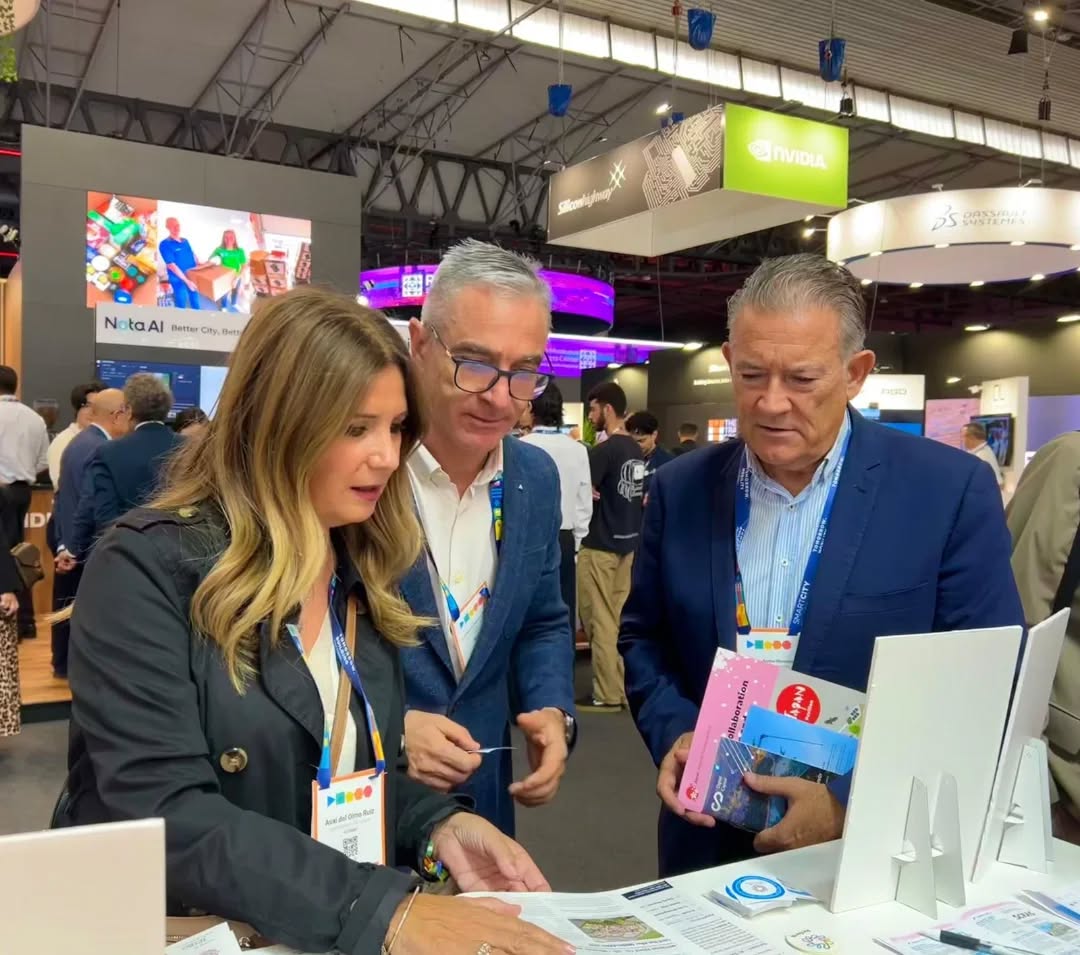 Imagen de La alcaldesa, Auxi del Olmo, y el concejal de Industria, Empresa y Empleo, Raúl Caro-Accino, presentan a Linares como ejemplo de innovación y sostenibilidad urbana