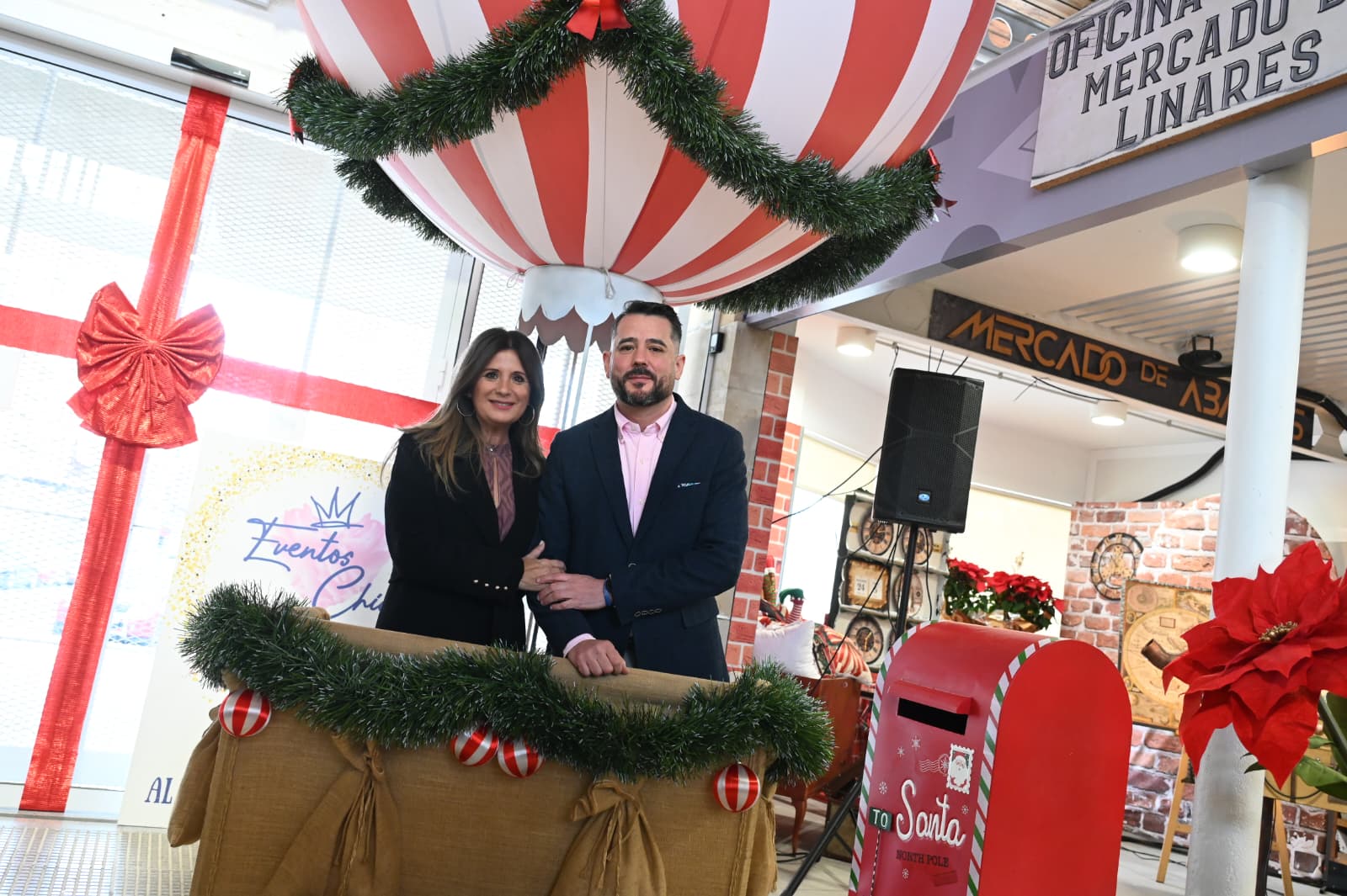 Imagen de El Mercado de Abastos se viste de Navidad para atraer visitantes en estas fechas tan señaladas