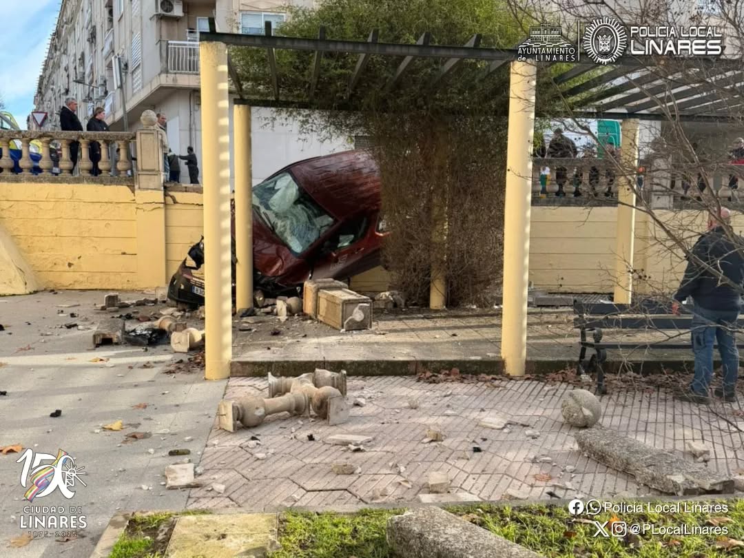 Imagen de Siniestro vial en Linares: un turismo atropella a dos peatones en el casco urbano