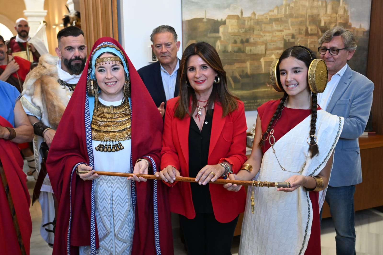 Himilce recibe el bastón que abre oficialmente las XIII Fiestas de Cástulo