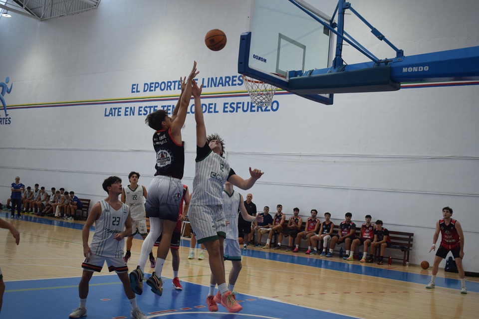 El CB Linares sigue creciendo en pretemporada ante Coto Córdoba CB