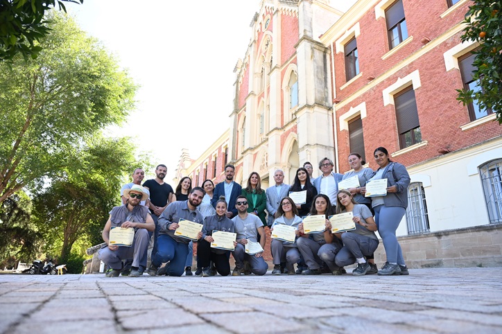 Imagen de El Ayuntamiento concluye el Programa Linforem 2022 con la entrega de diplomas a su alumnado
